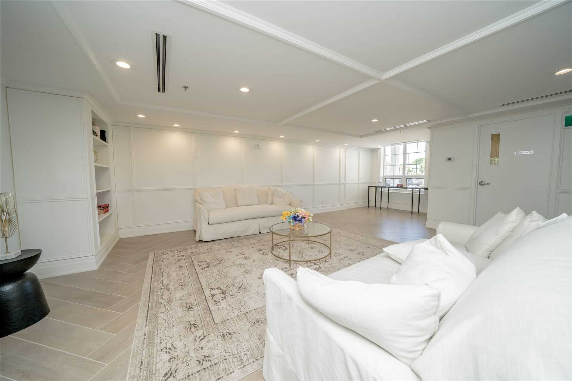 21 Brookhouse Dr, #302
