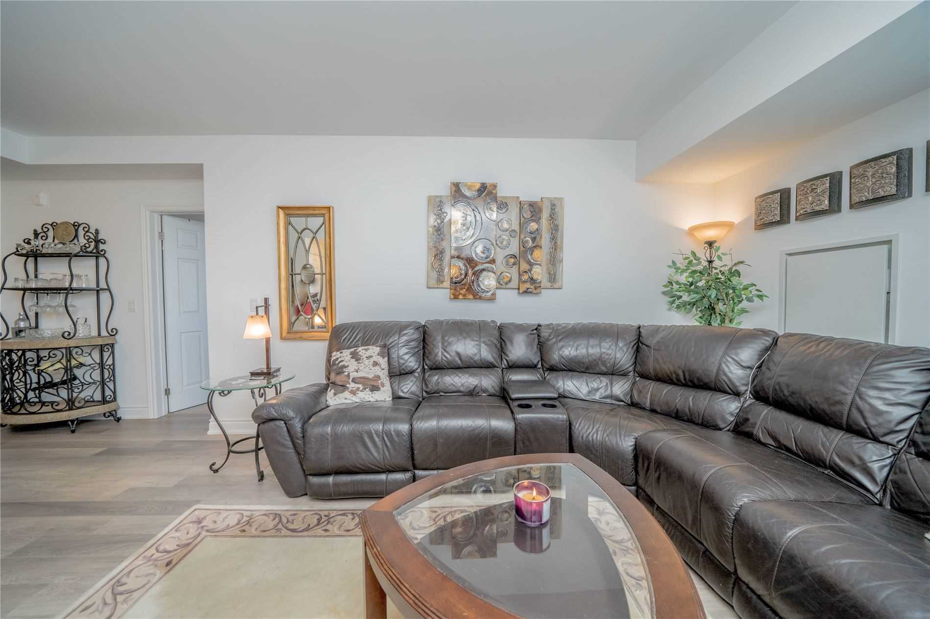 21 Brookhouse Dr, #302