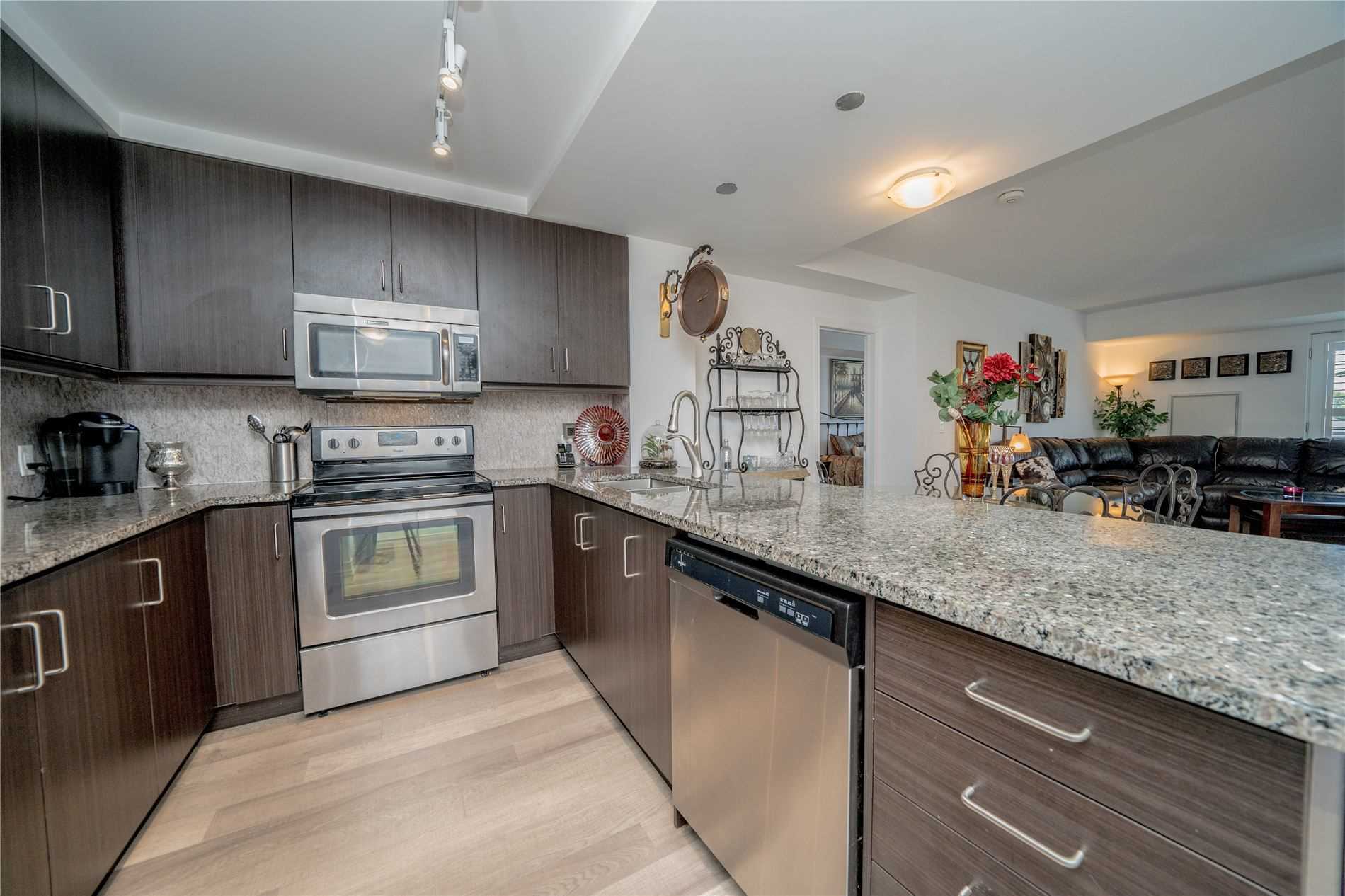 21 Brookhouse Dr, #302