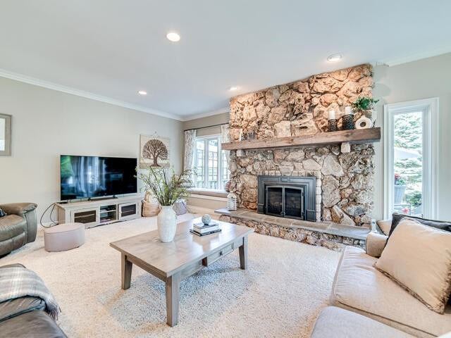 485 Maple Ave