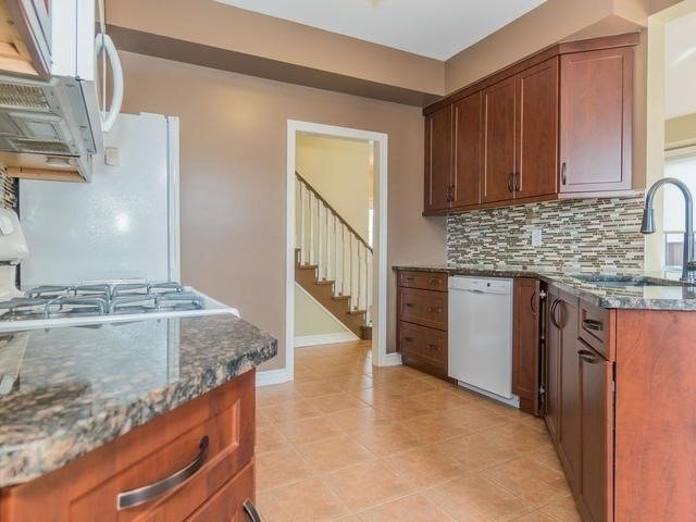 5 Charest Pl