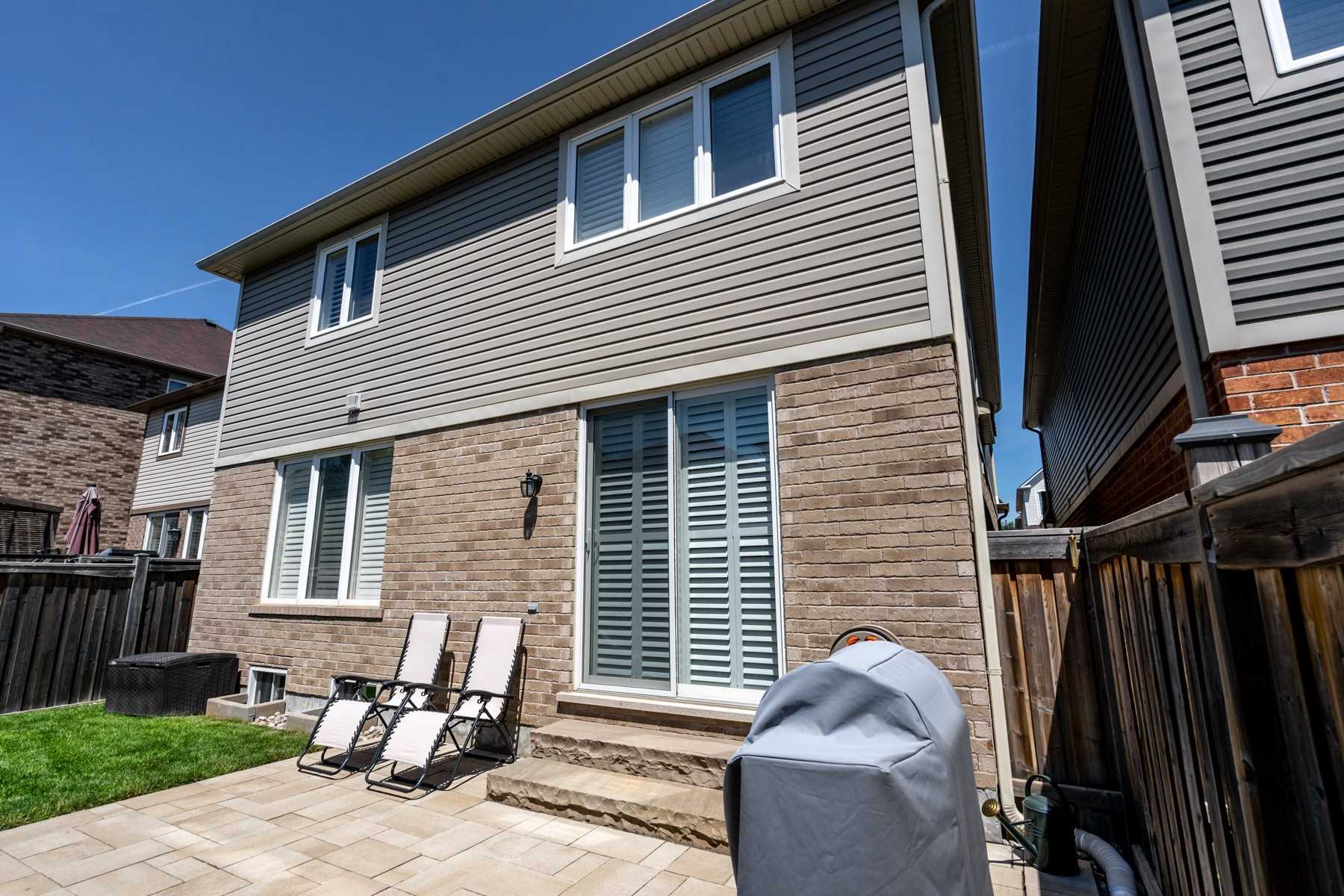1821 Parkhurst Cres