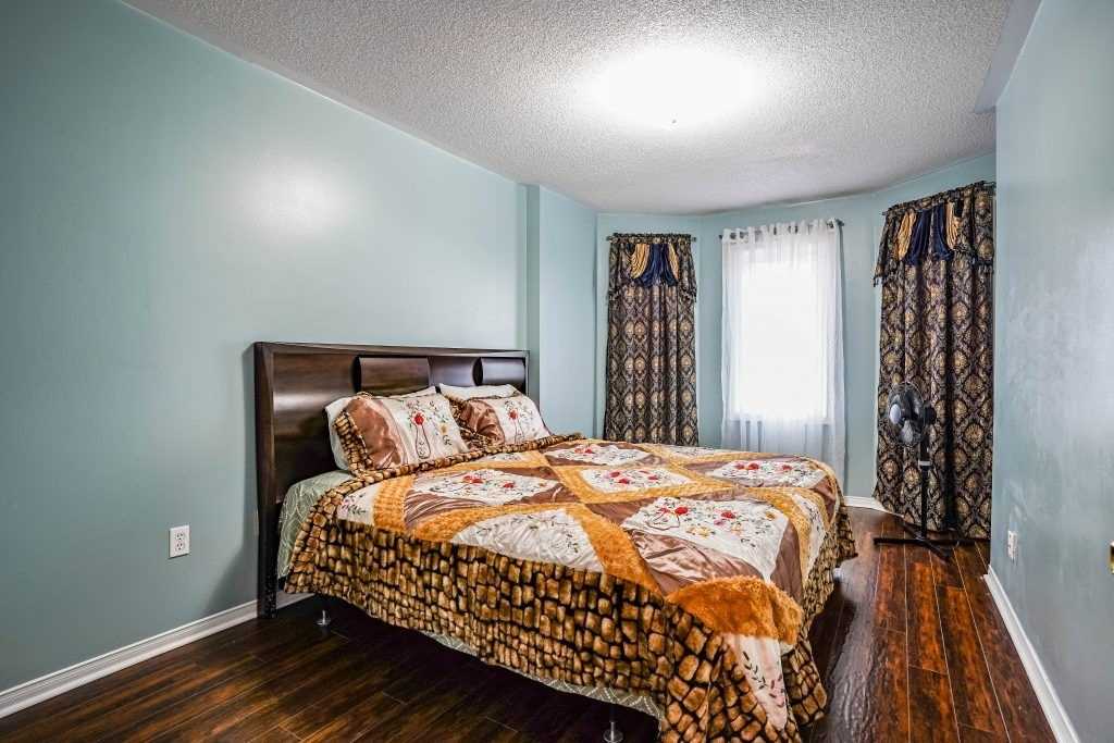 35 Lax Ave