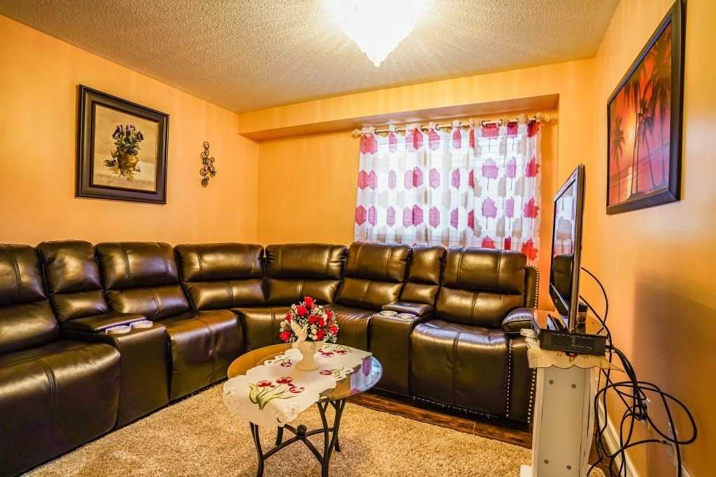 35 Lax Ave