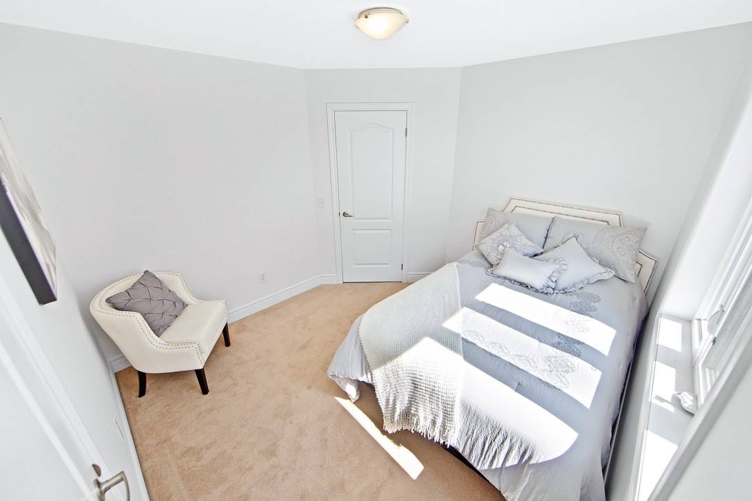 181 Bathgate Cres
