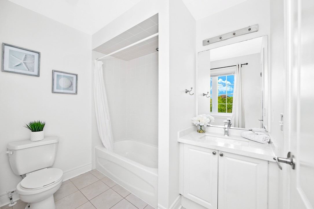 181 Bathgate Cres
