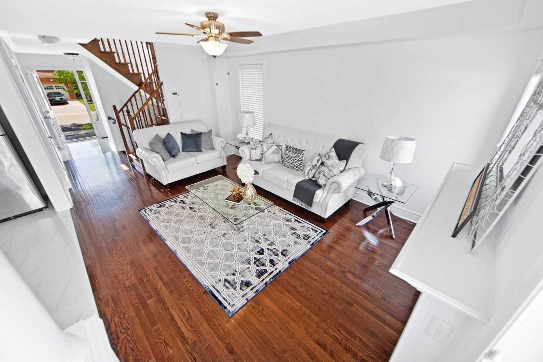181 Bathgate Cres