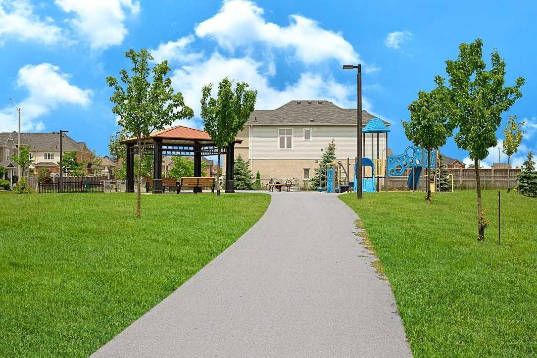 181 Bathgate Cres