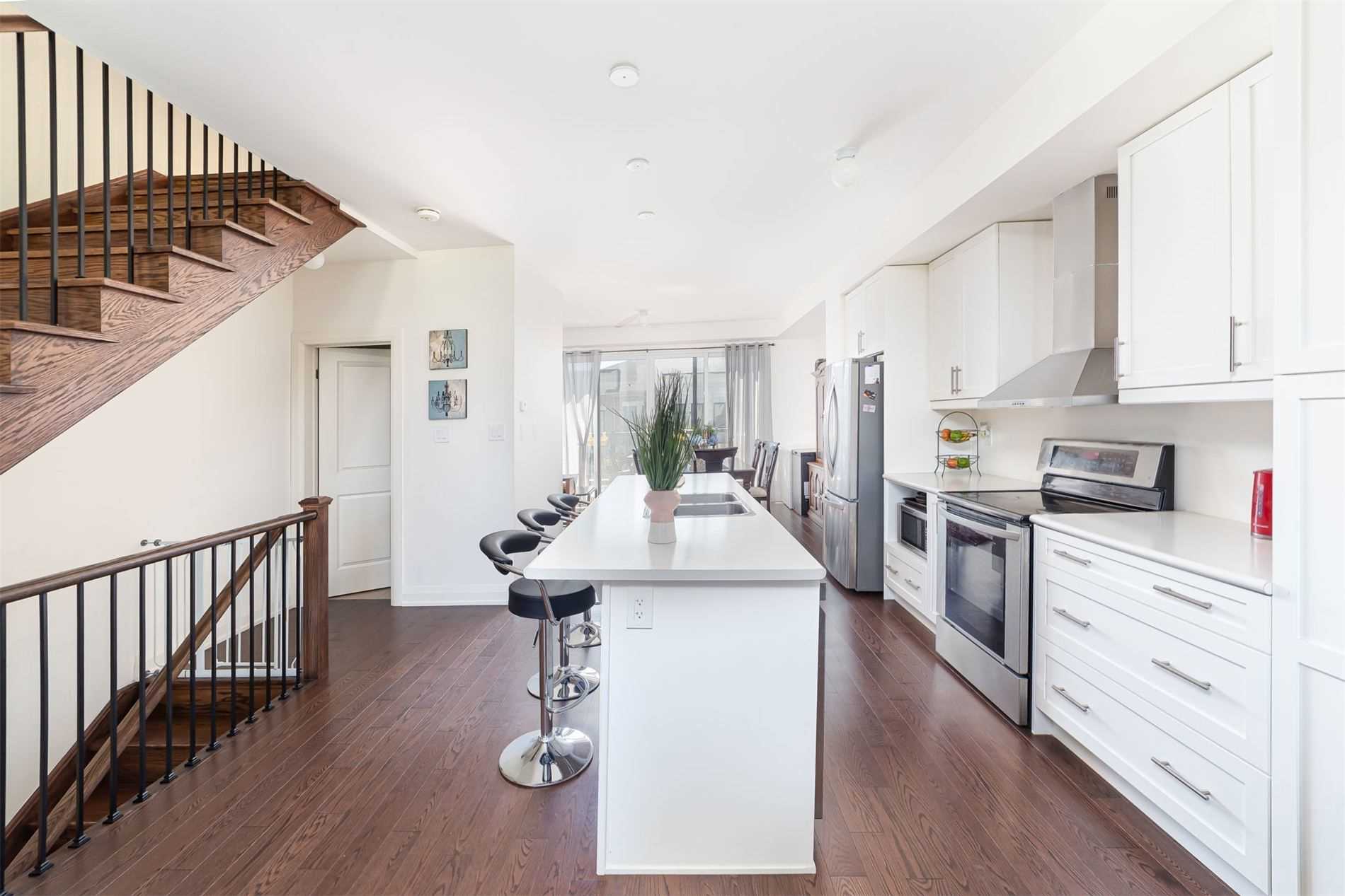53 King George Way