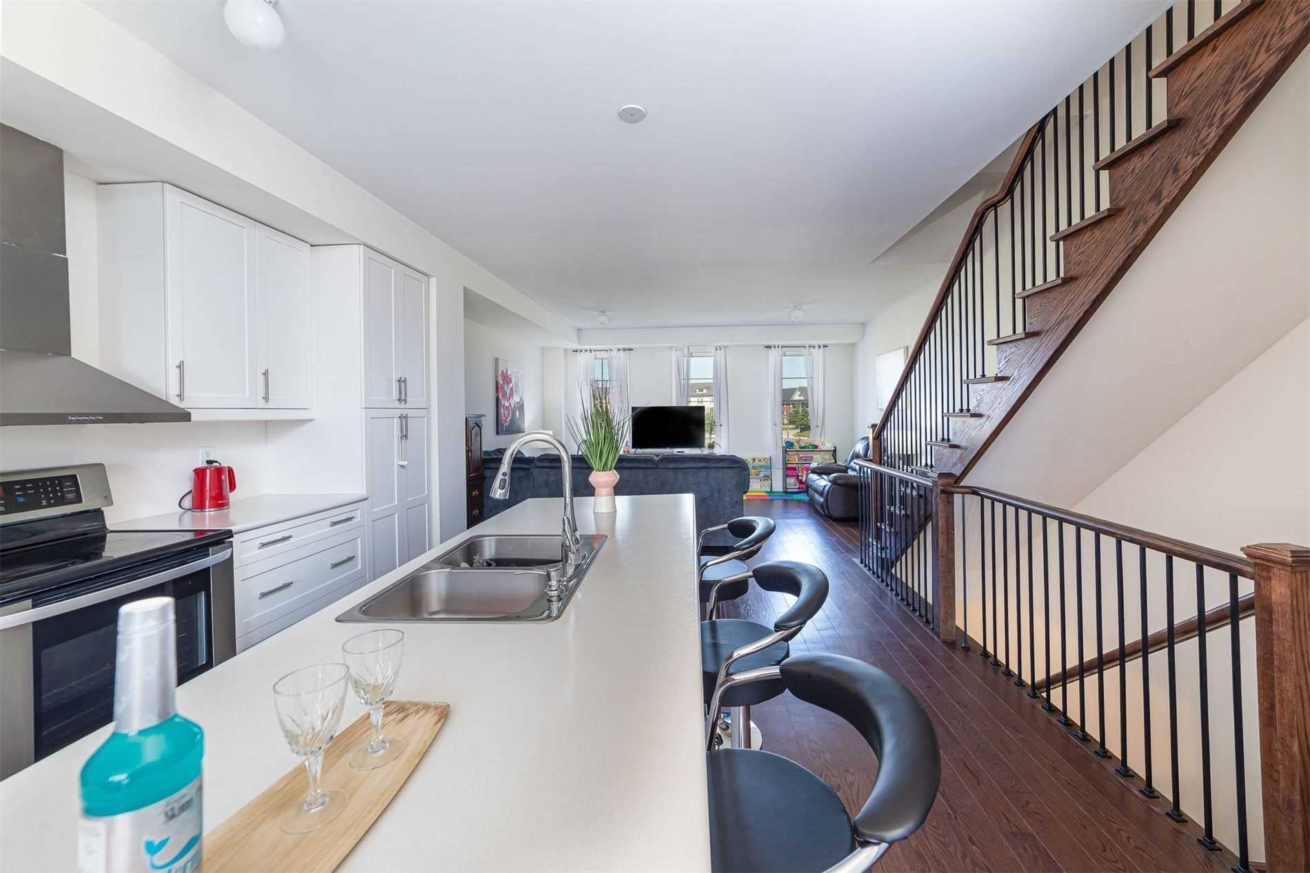 53 King George Way