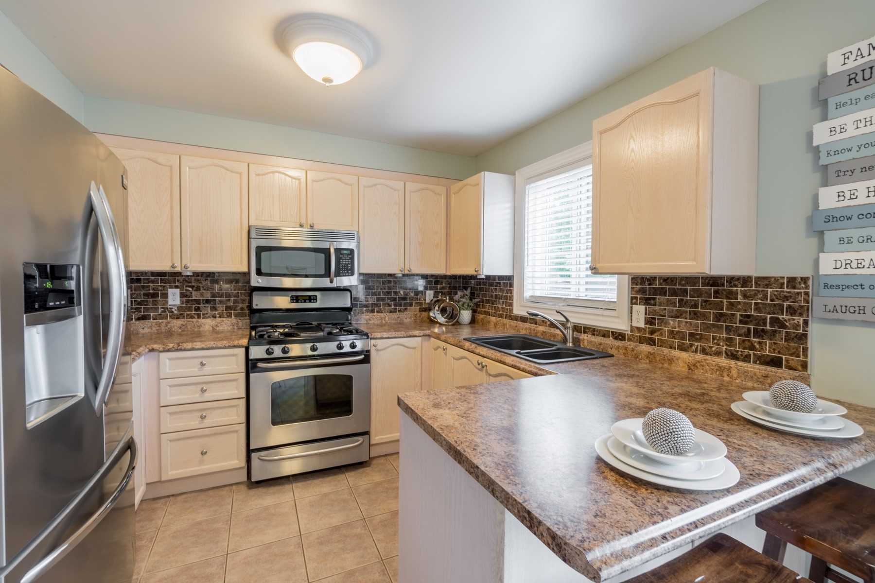 54 Sprucewood Cres