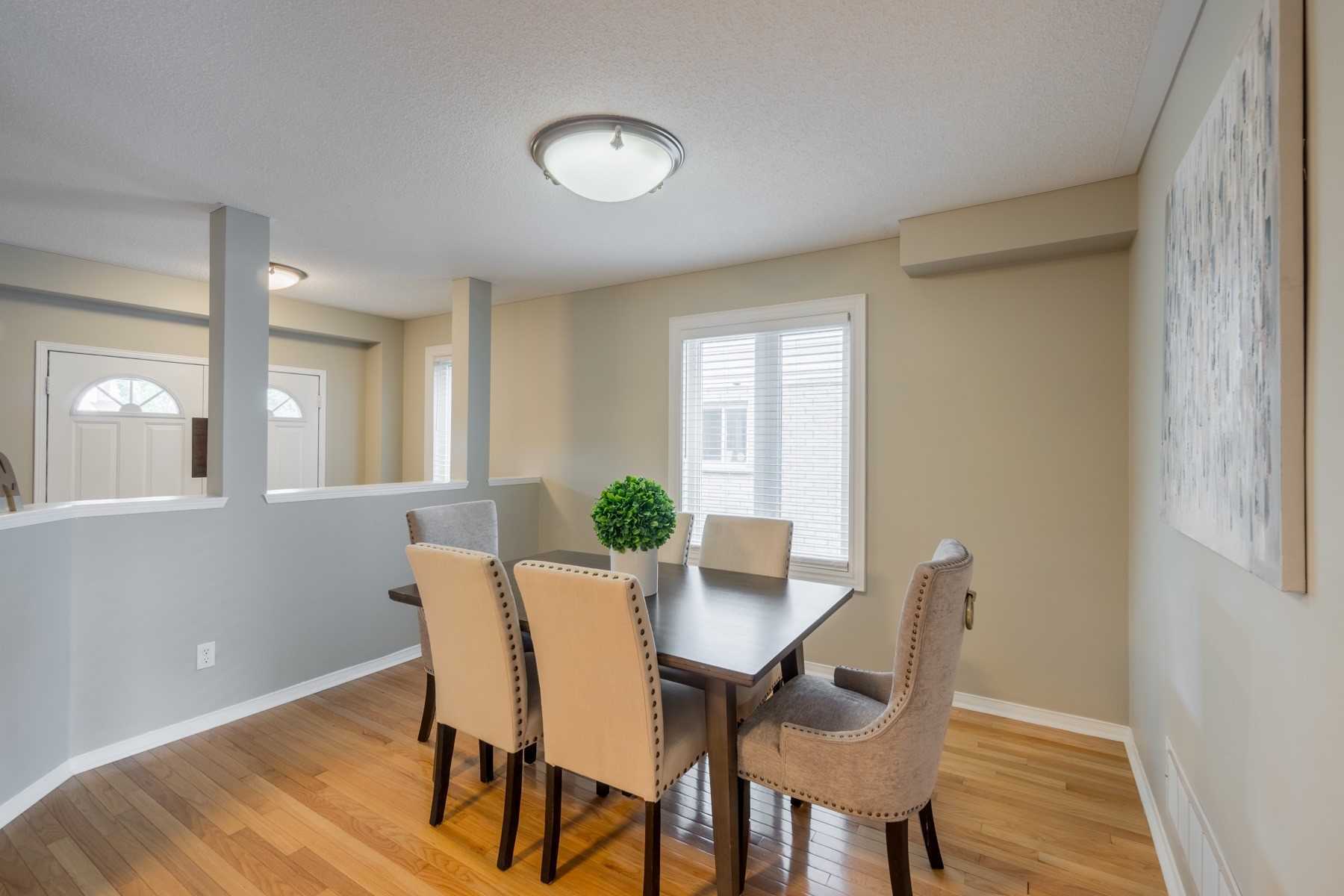 54 Sprucewood Cres
