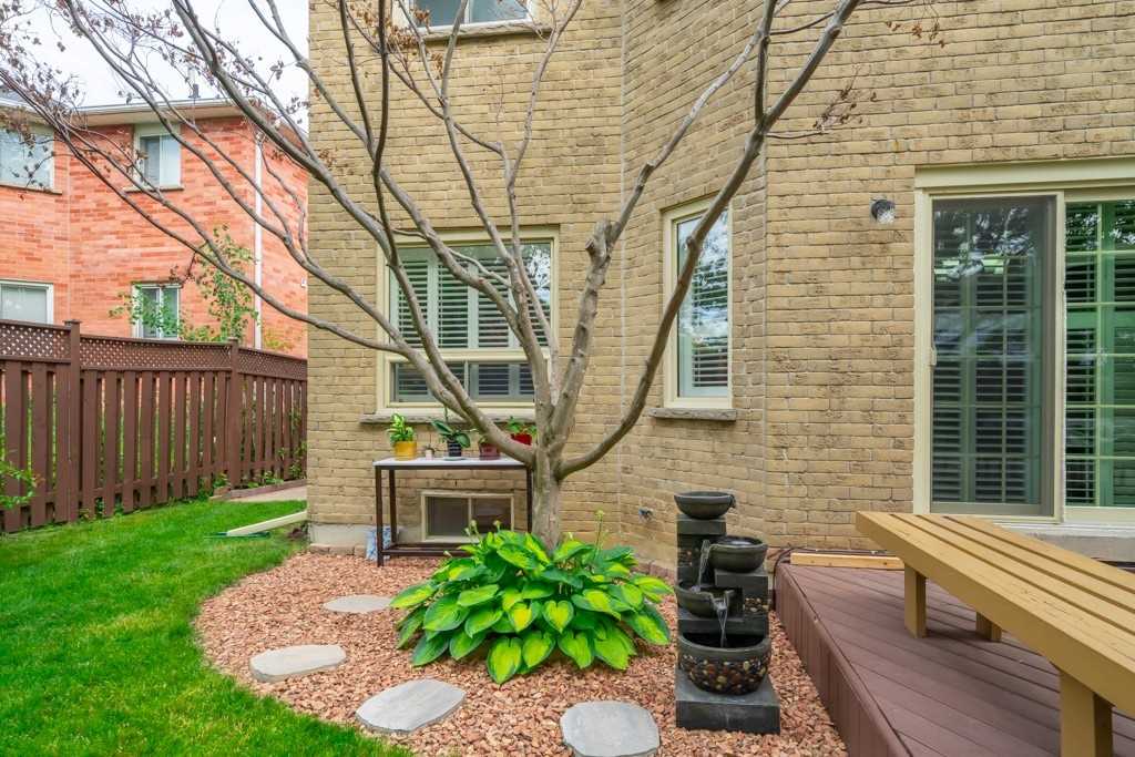 2388 Wildwood Cres
