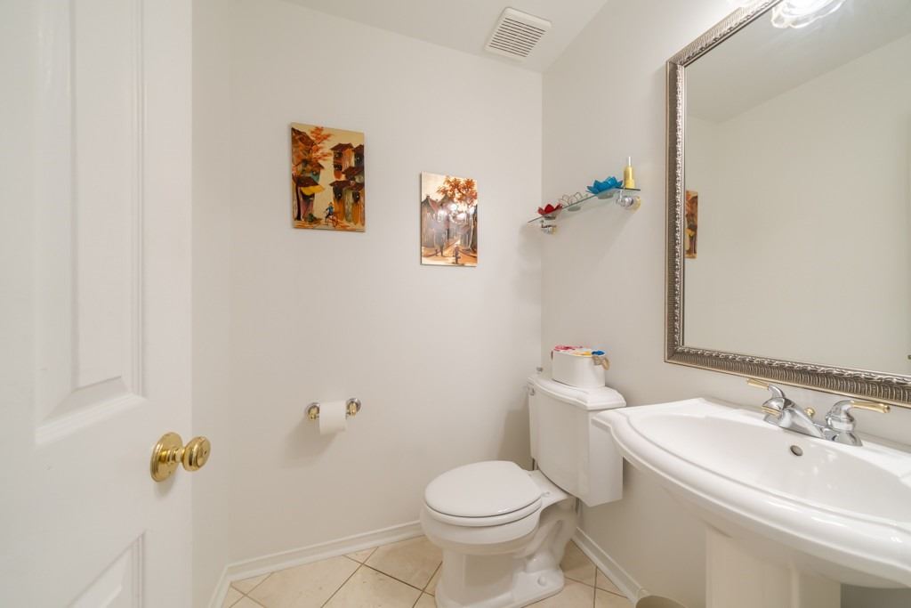 2388 Wildwood Cres