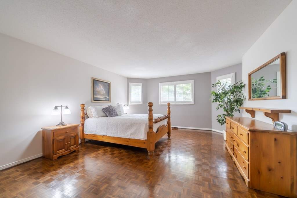 2388 Wildwood Cres