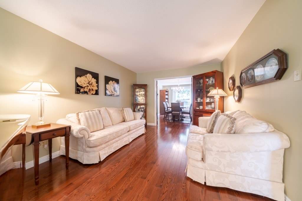2388 Wildwood Cres