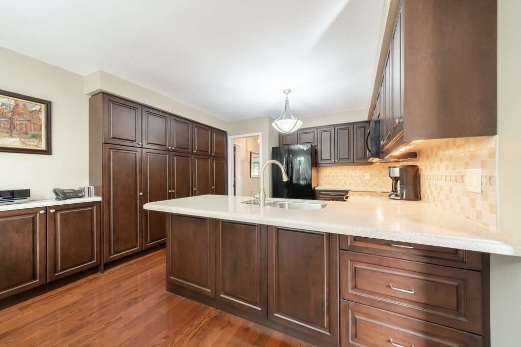 2388 Wildwood Cres