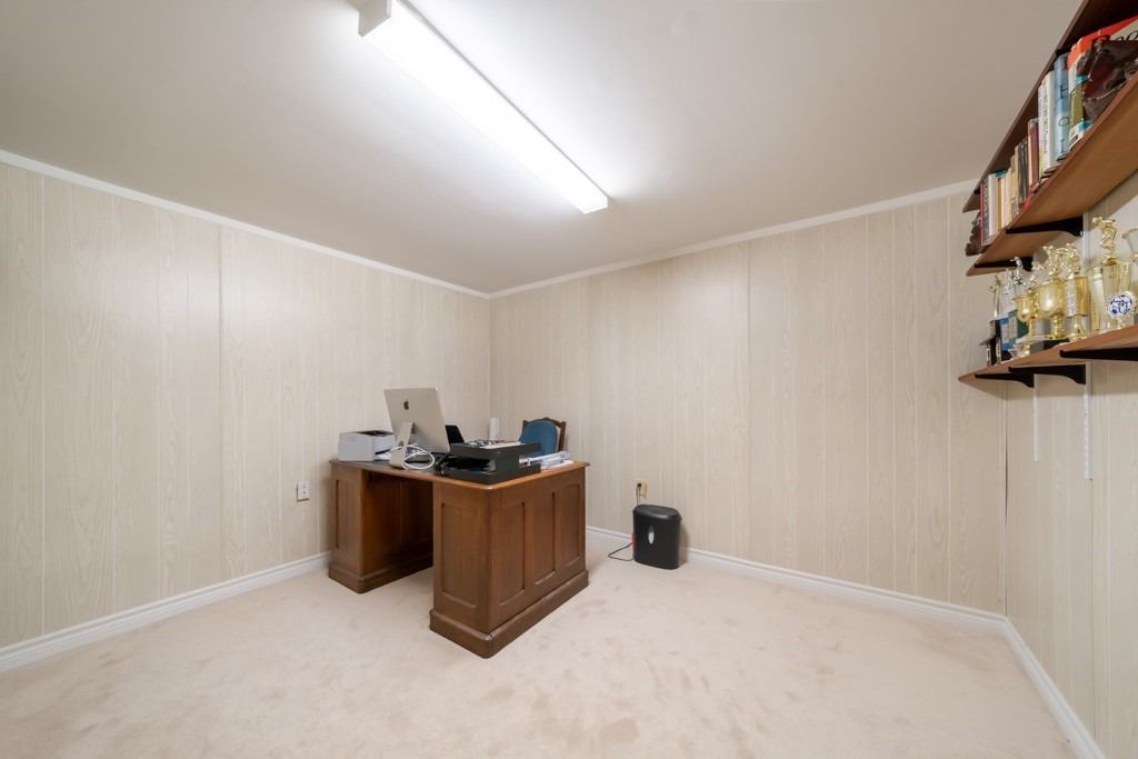 2388 Wildwood Cres