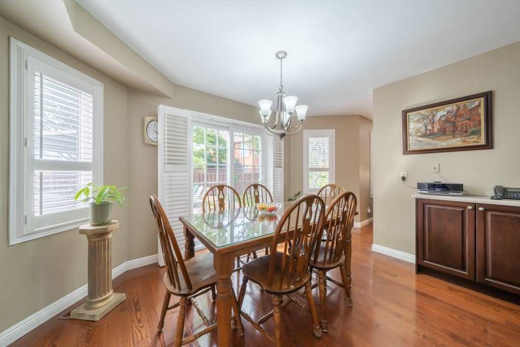 2388 Wildwood Cres