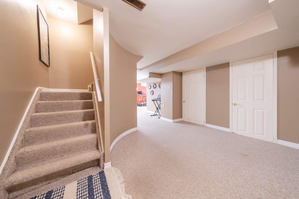 2388 Wildwood Cres