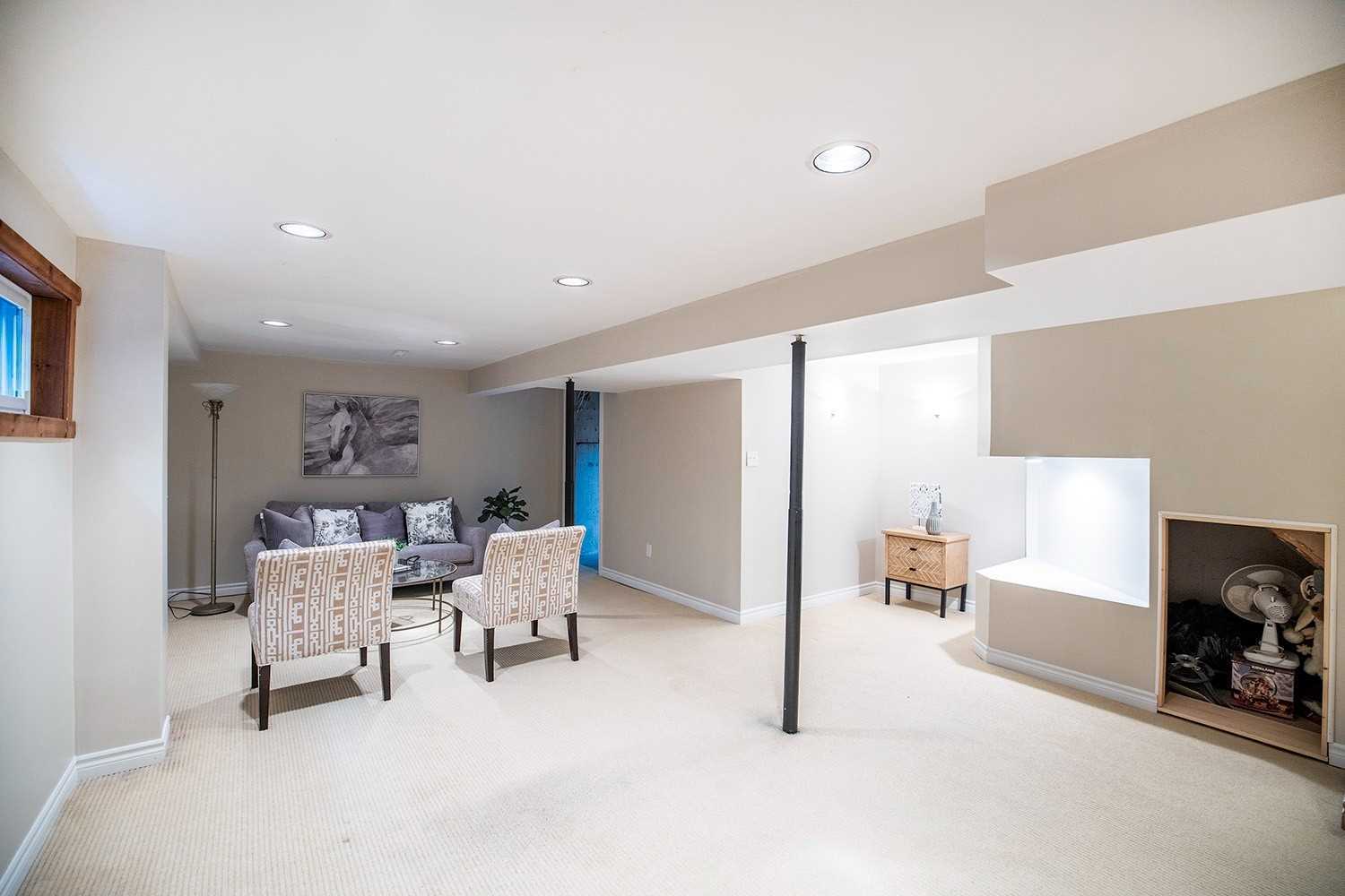 81 Doreen Cres