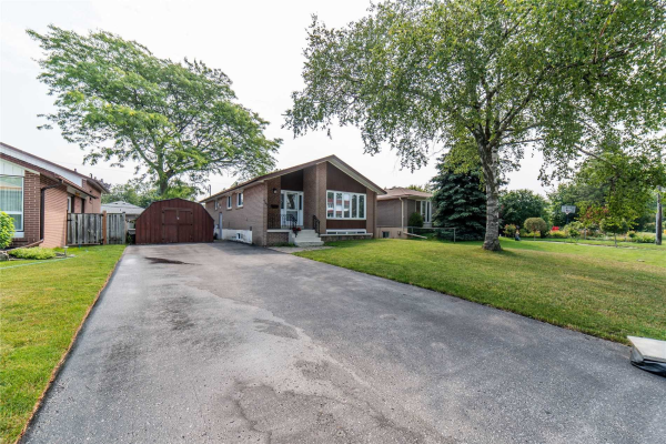 713 Cortez Ave, Pickering