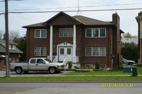 717 King St W