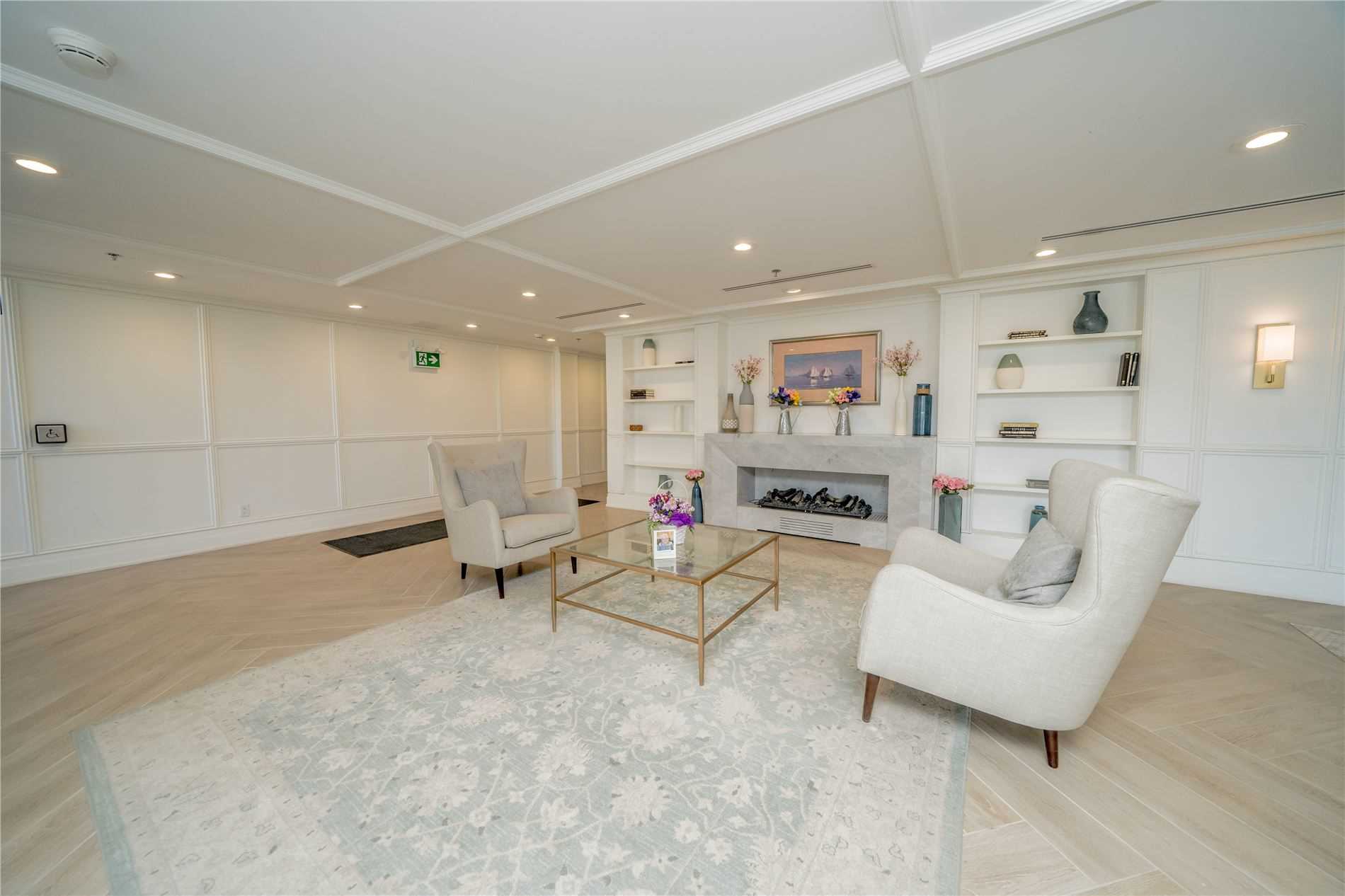 21 Brookhouse Dr, #302