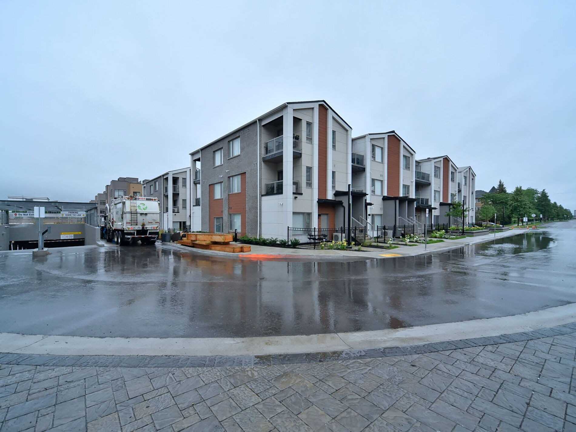 60 Orchid Place Dr, #Th-13