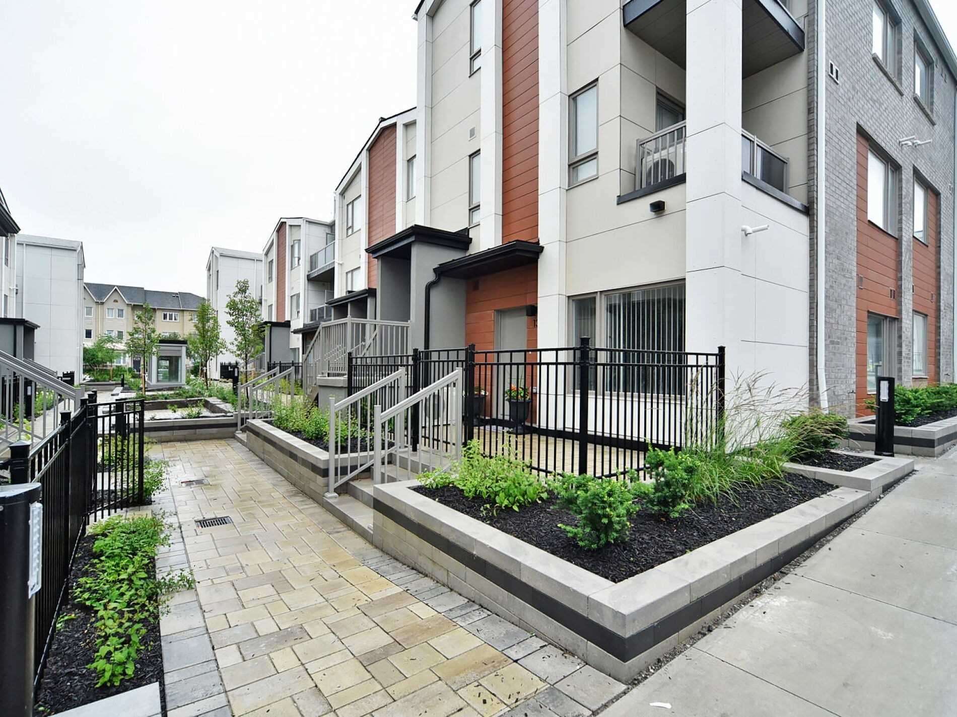 60 Orchid Place Dr, #Th-13