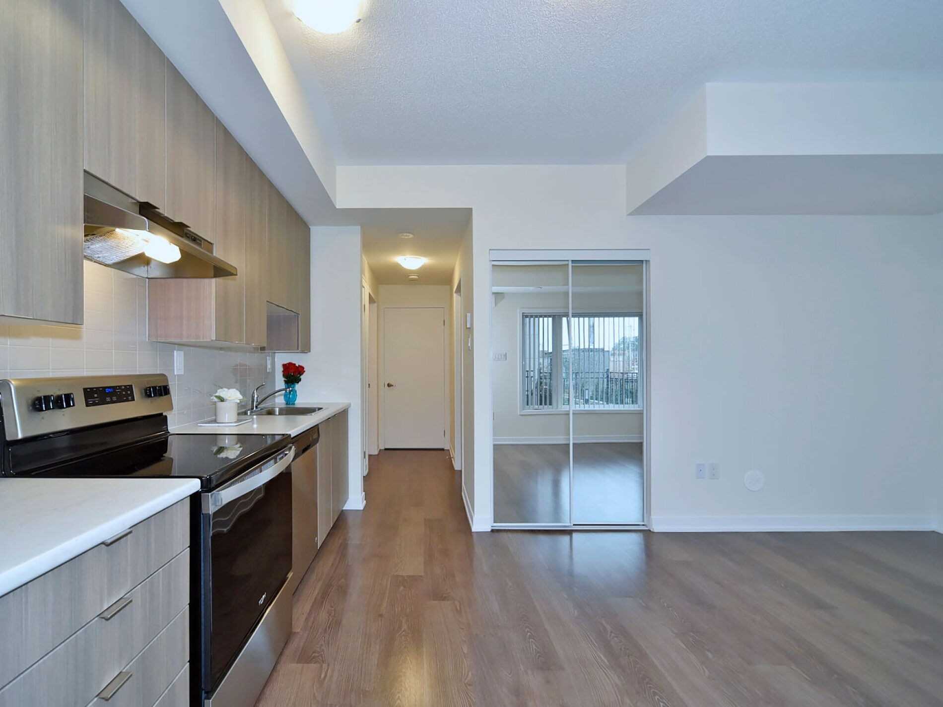 60 Orchid Place Dr, #Th-13