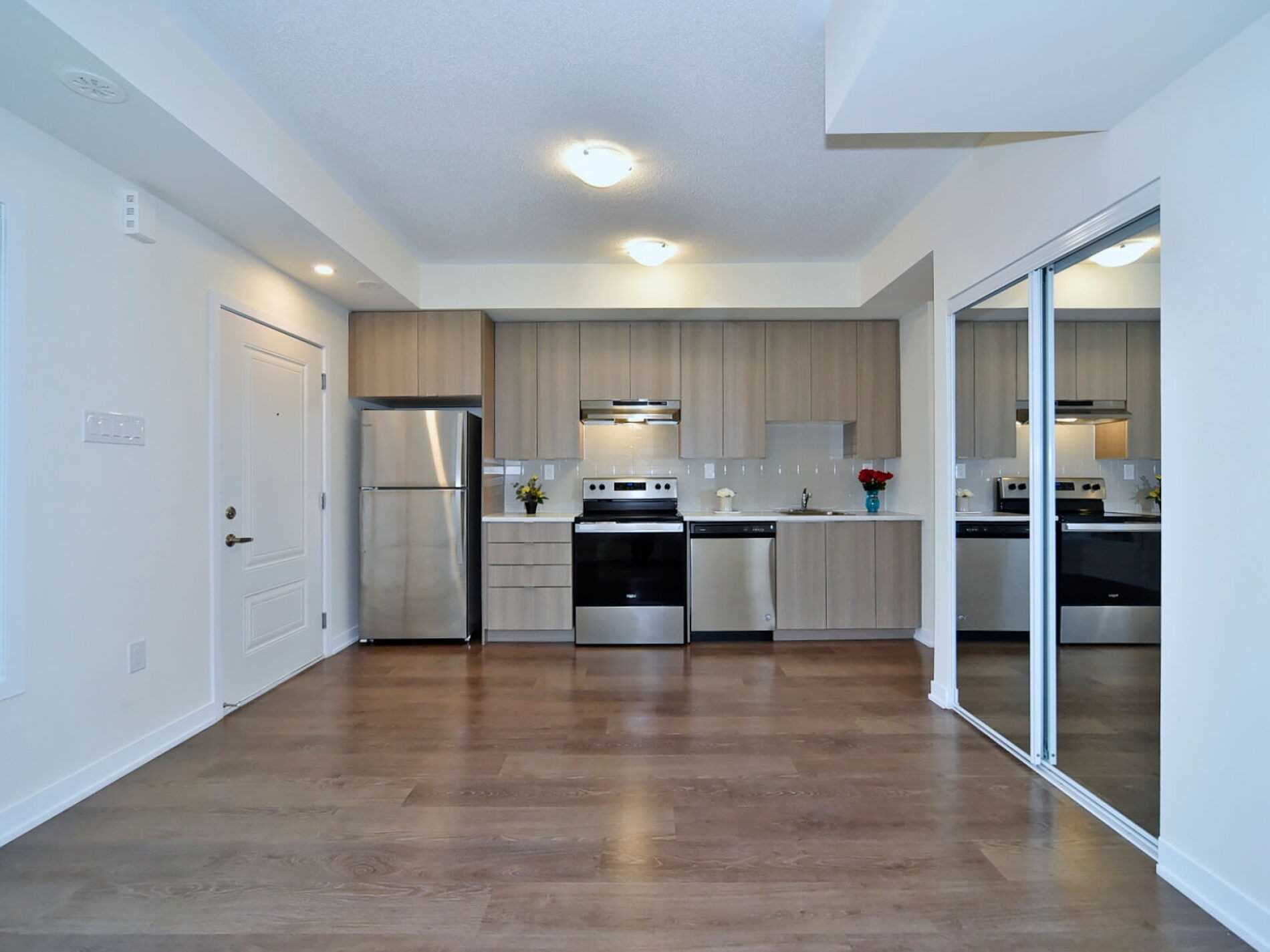 60 Orchid Place Dr, #Th-13