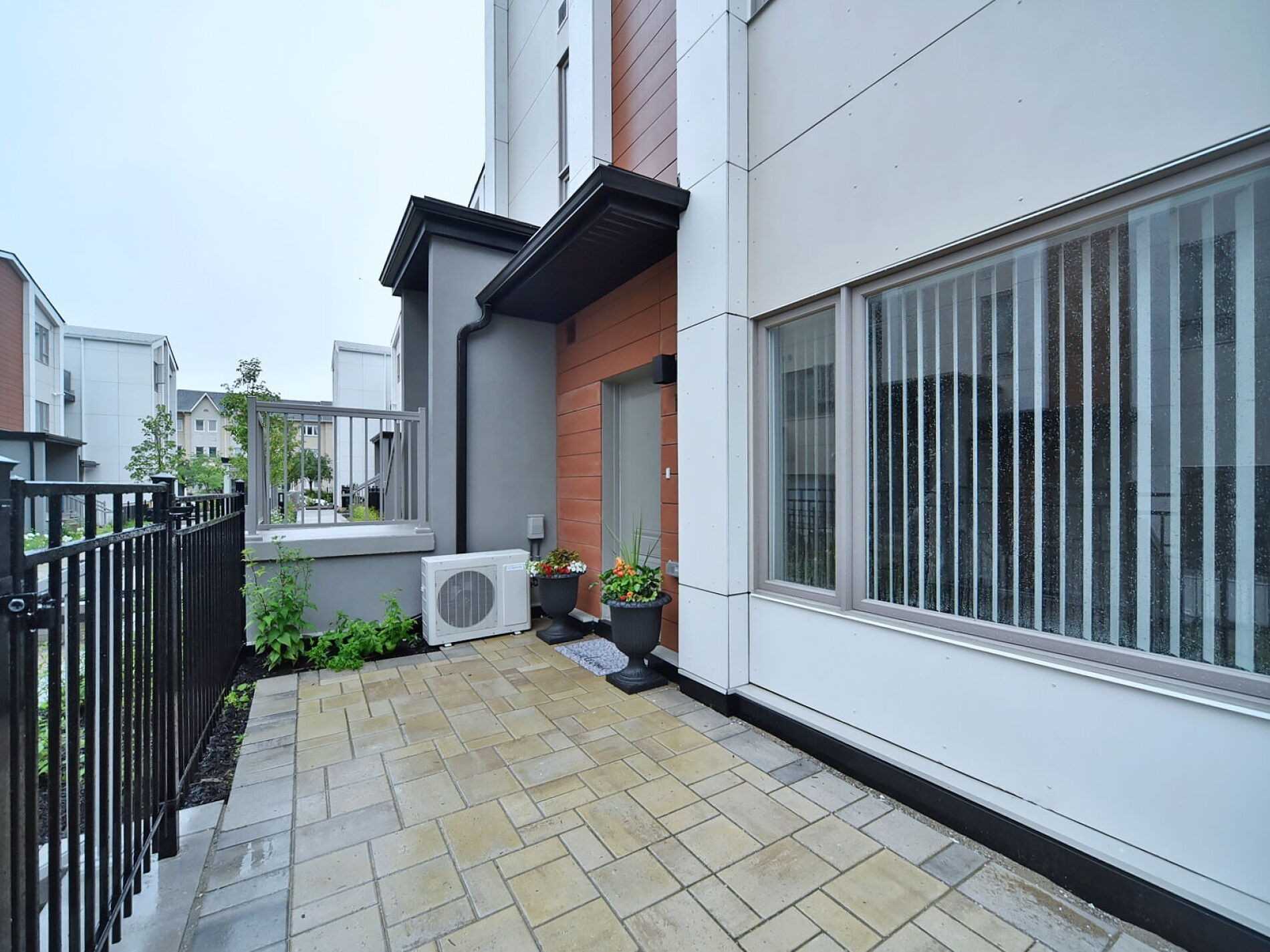 60 Orchid Place Dr, #Th-13