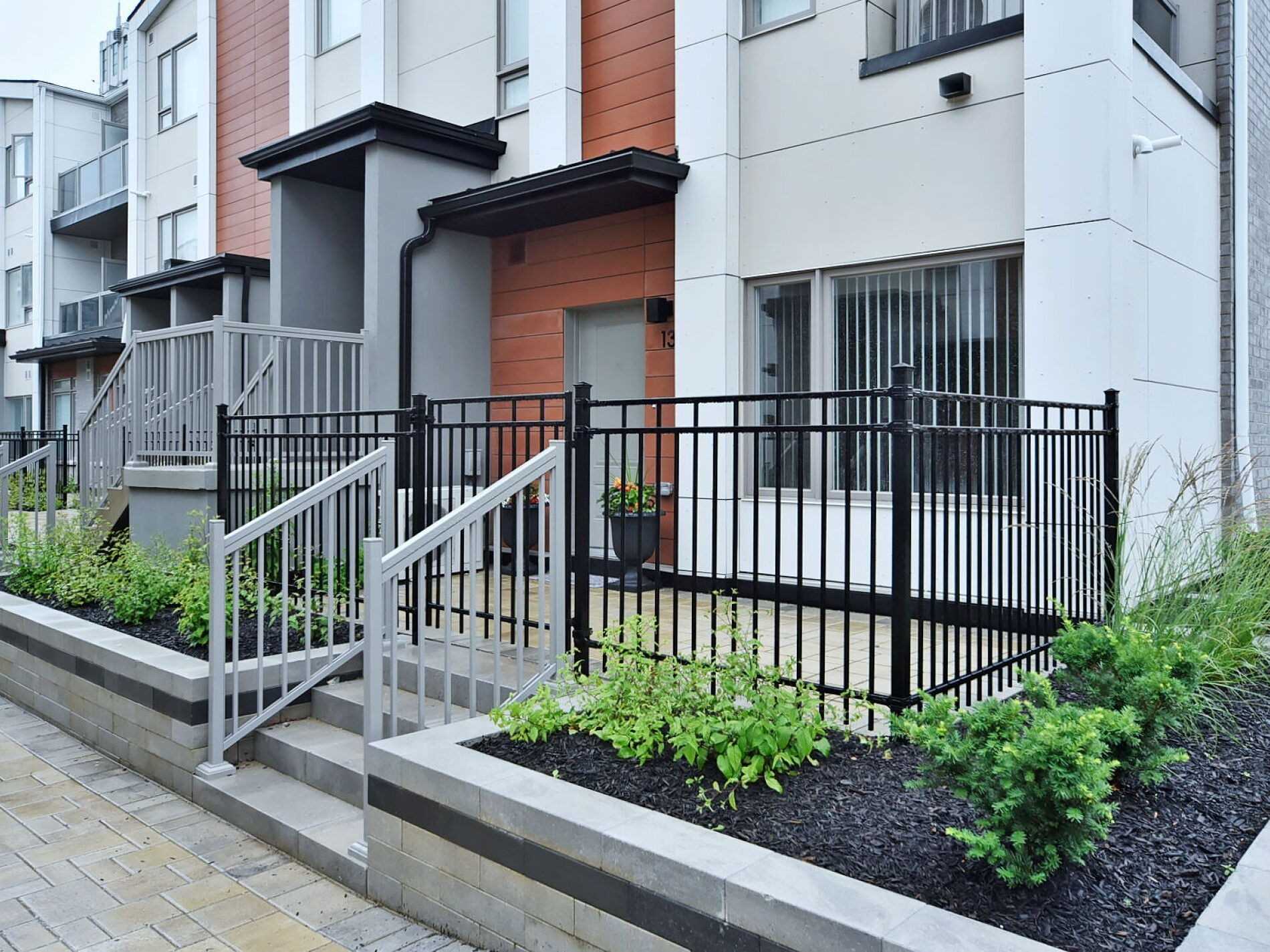 60 Orchid Place Dr, #Th-13