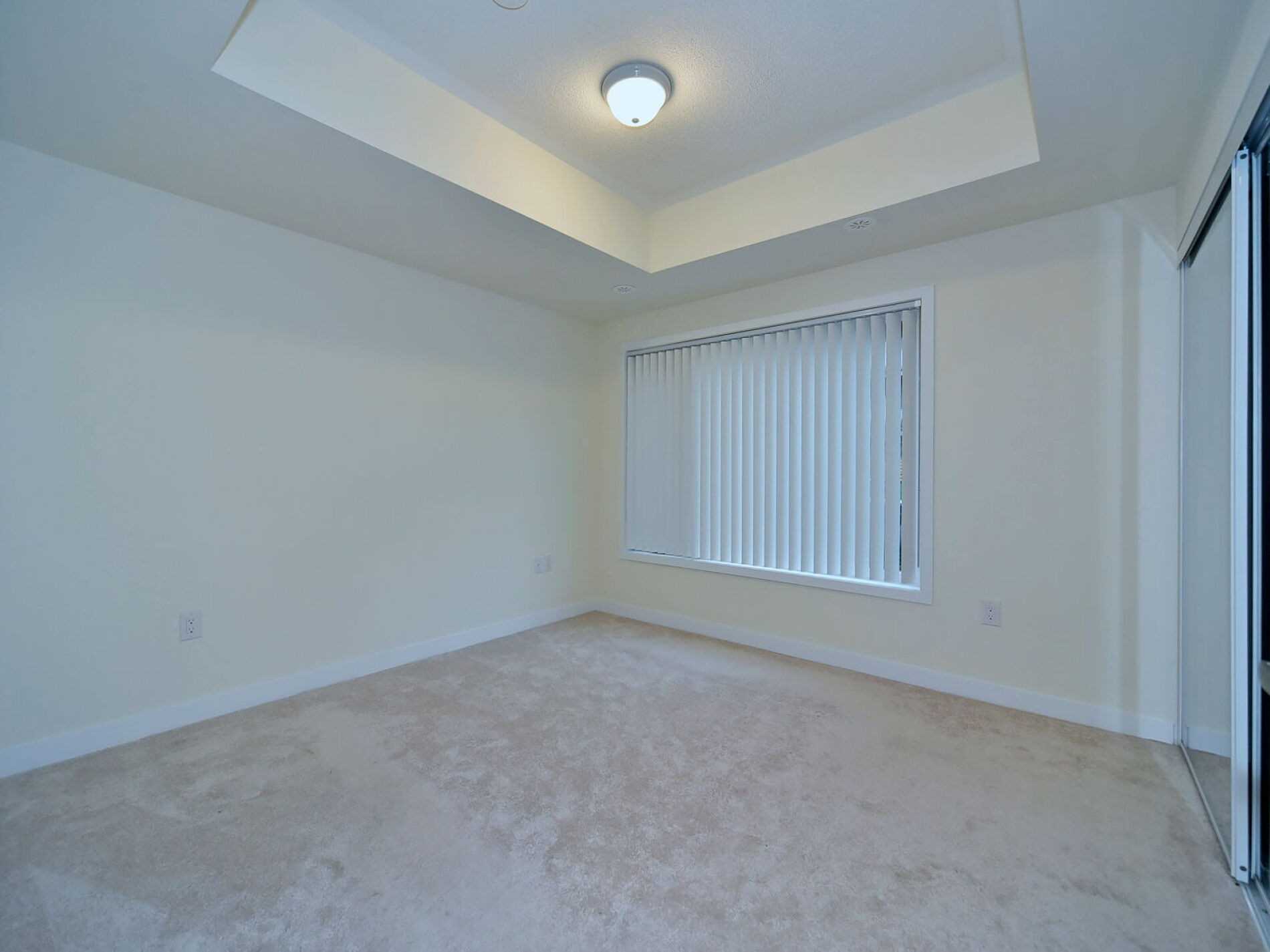 60 Orchid Place Dr, #Th-13