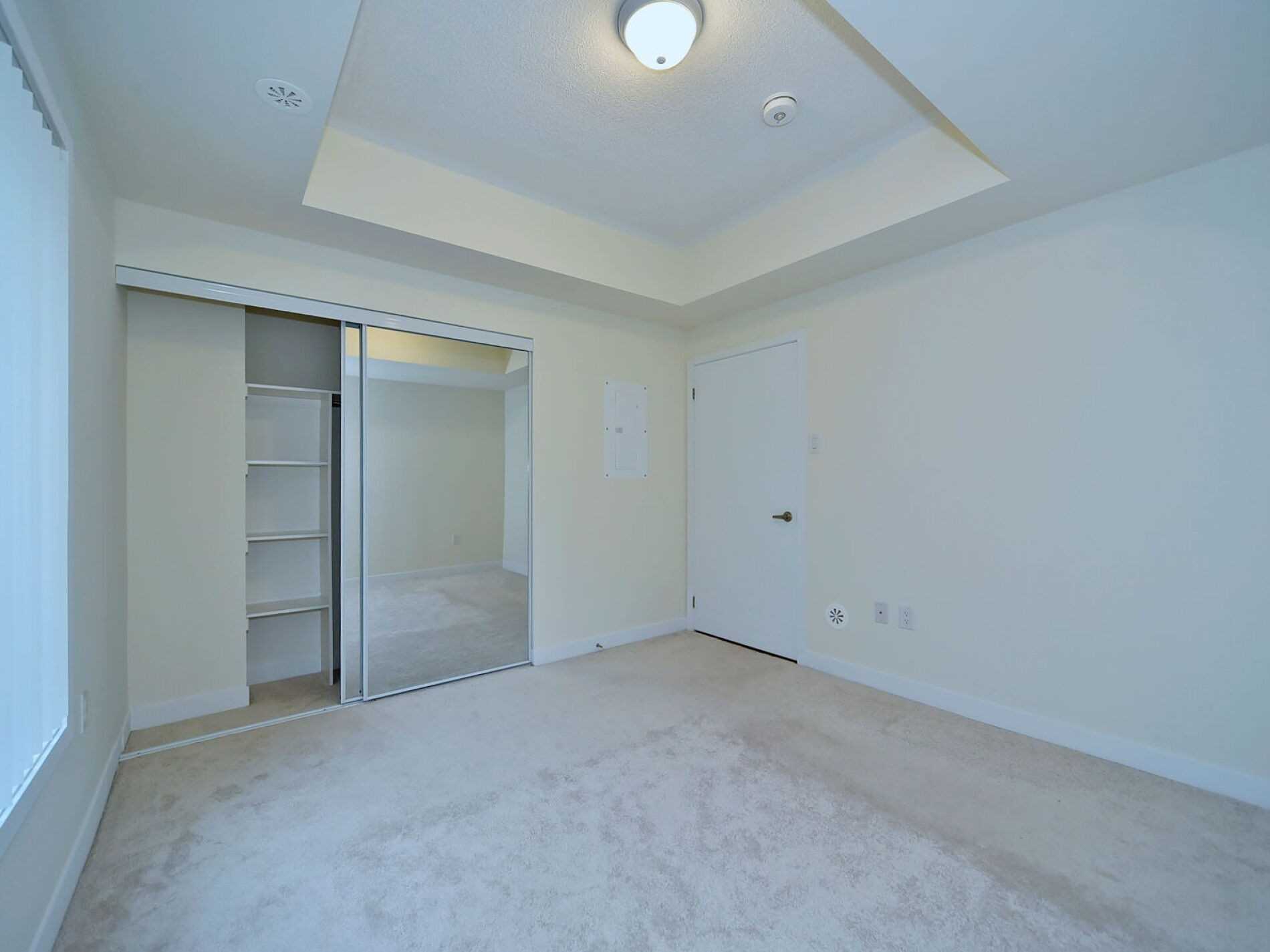 60 Orchid Place Dr, #Th-13