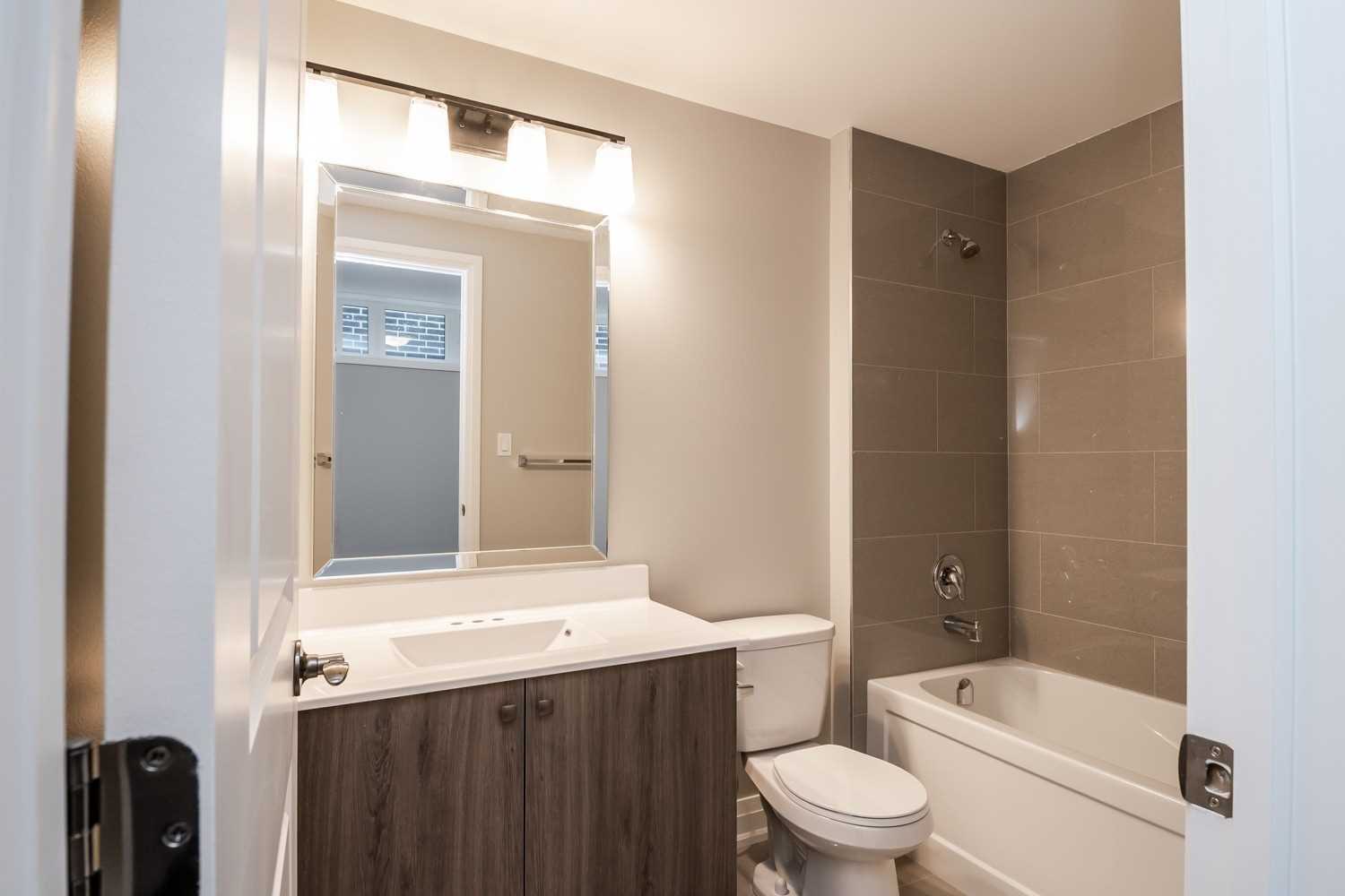 16024 Simcoe St, #Lower
