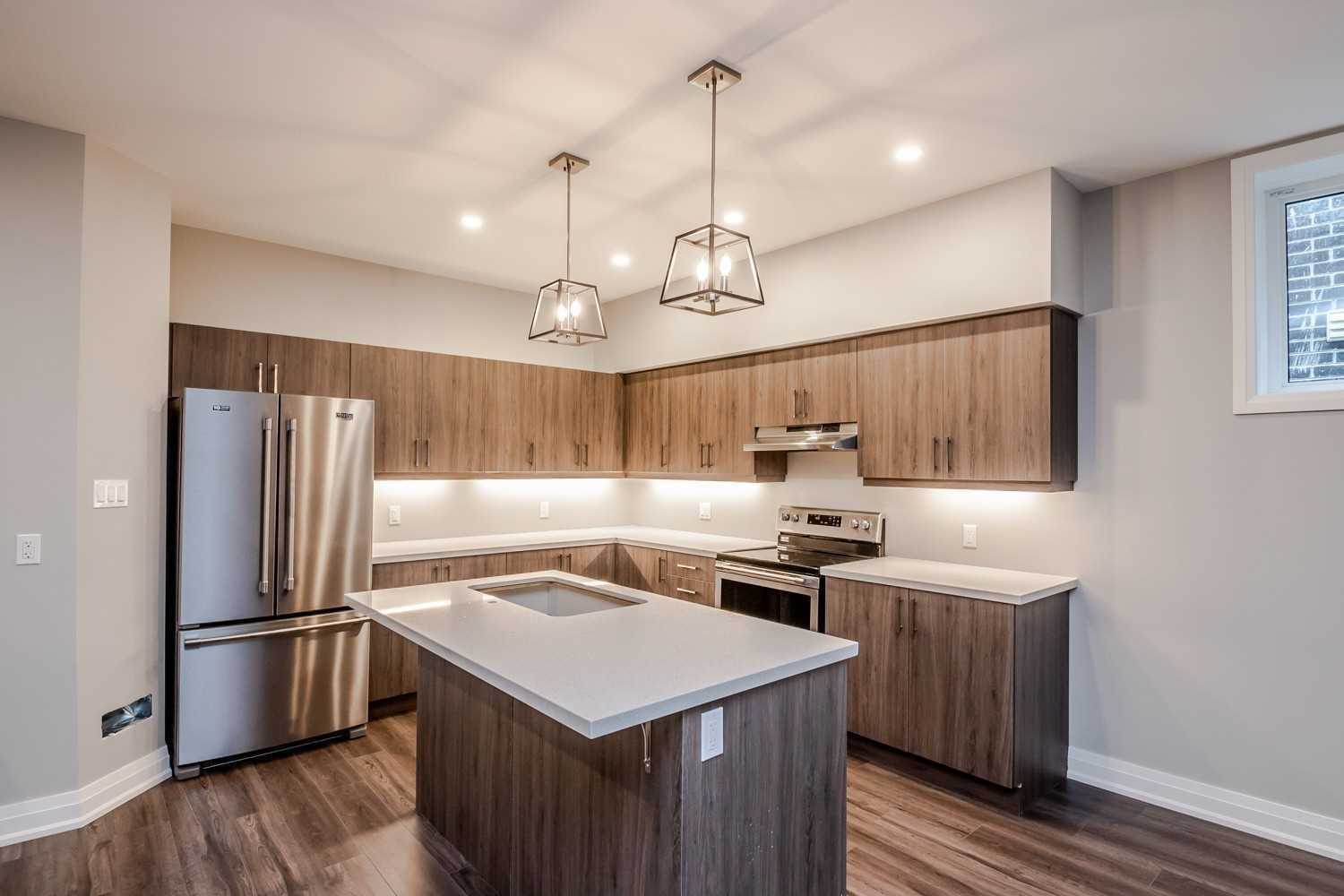 16024 Simcoe St, #Lower