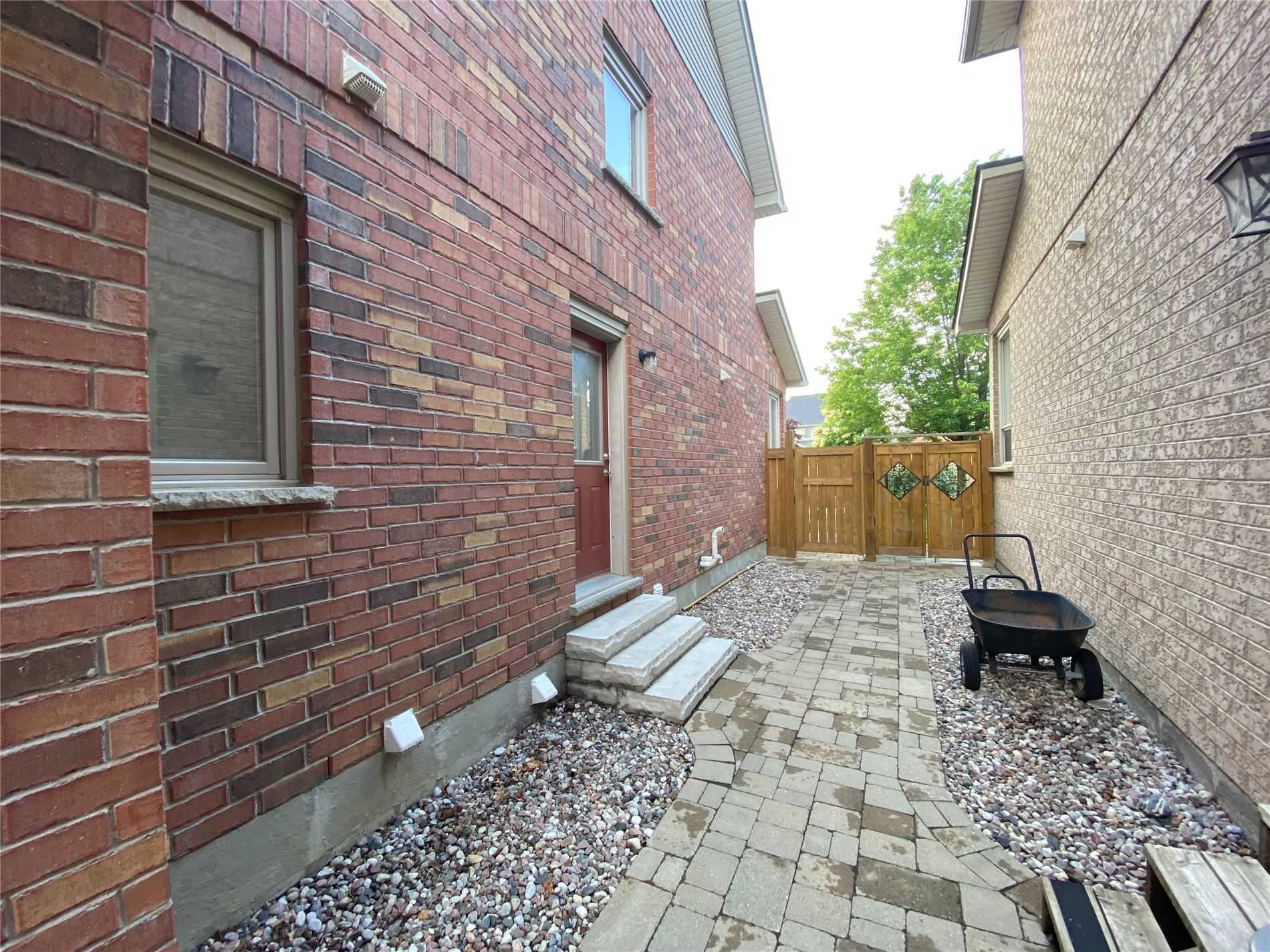 417 Bovin Ave