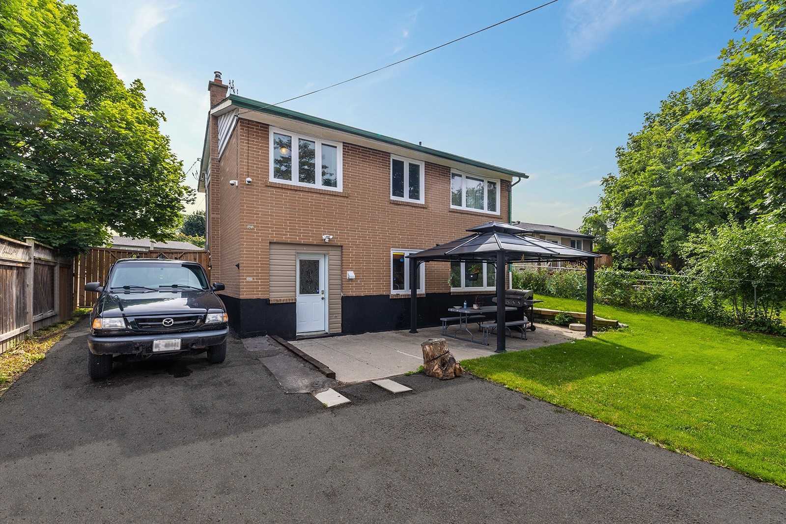 913 Greenwood Cres