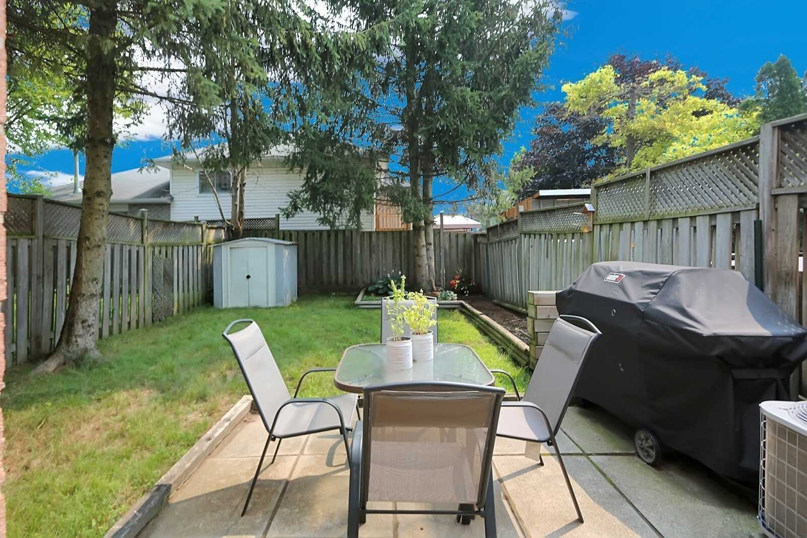116 Yorkville Dr