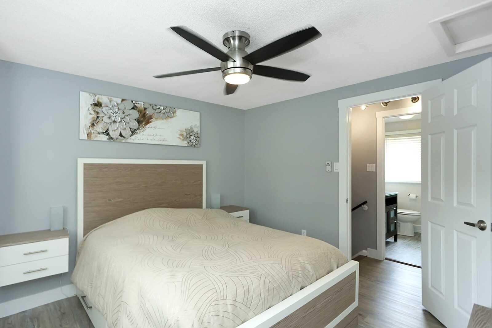 116 Yorkville Dr