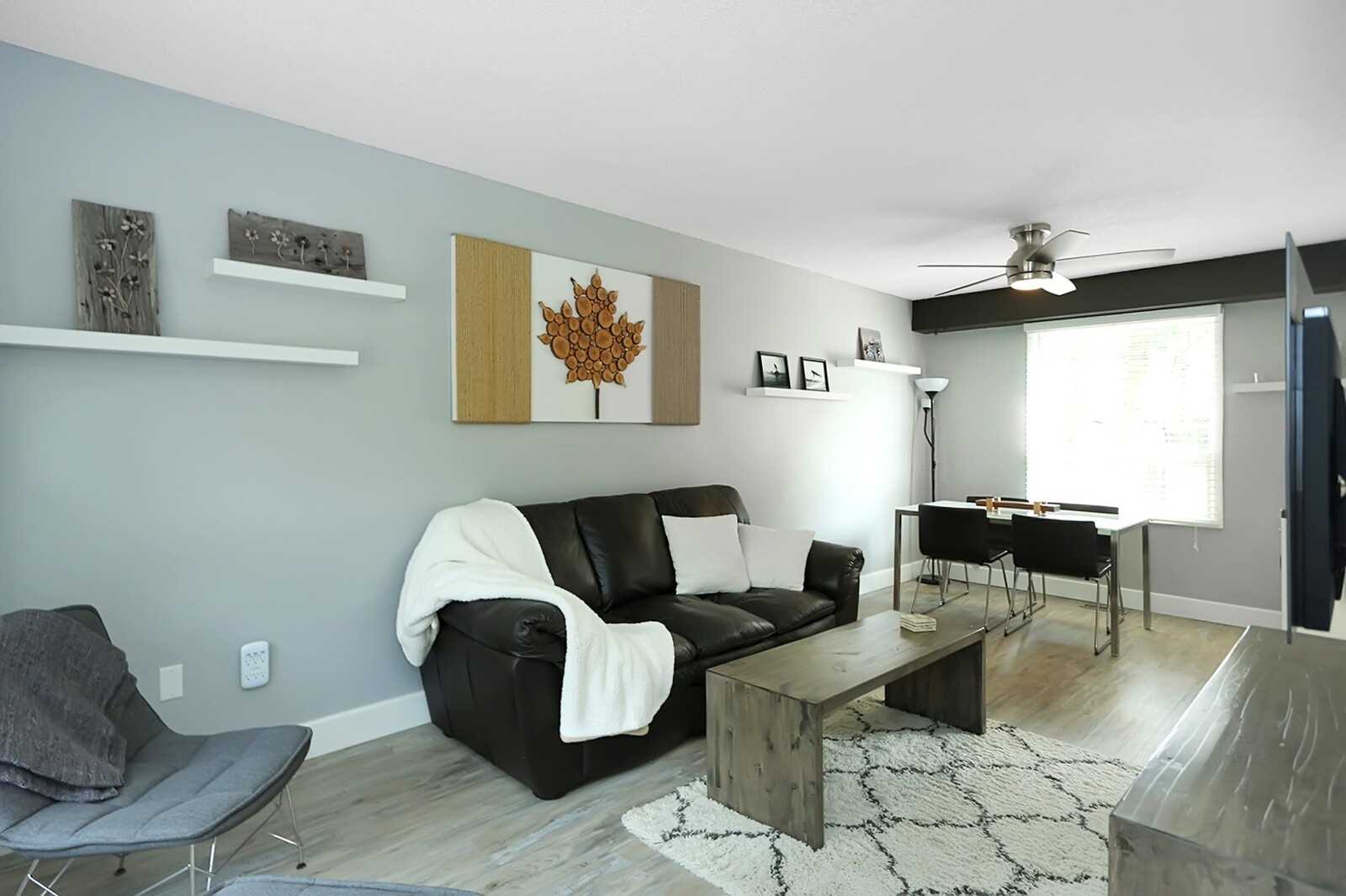 116 Yorkville Dr