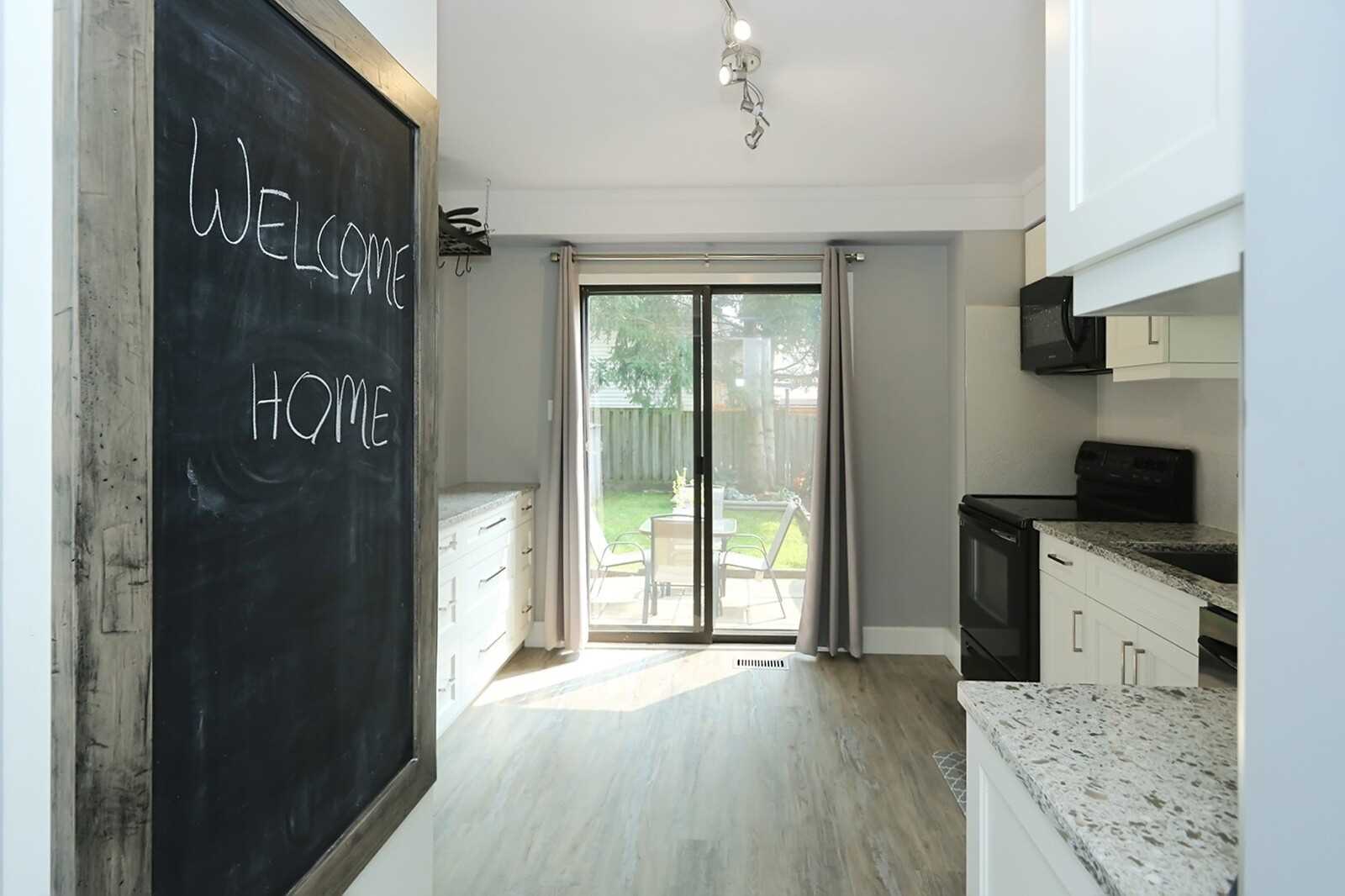 116 Yorkville Dr