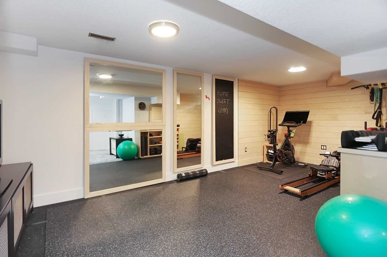 116 Yorkville Dr