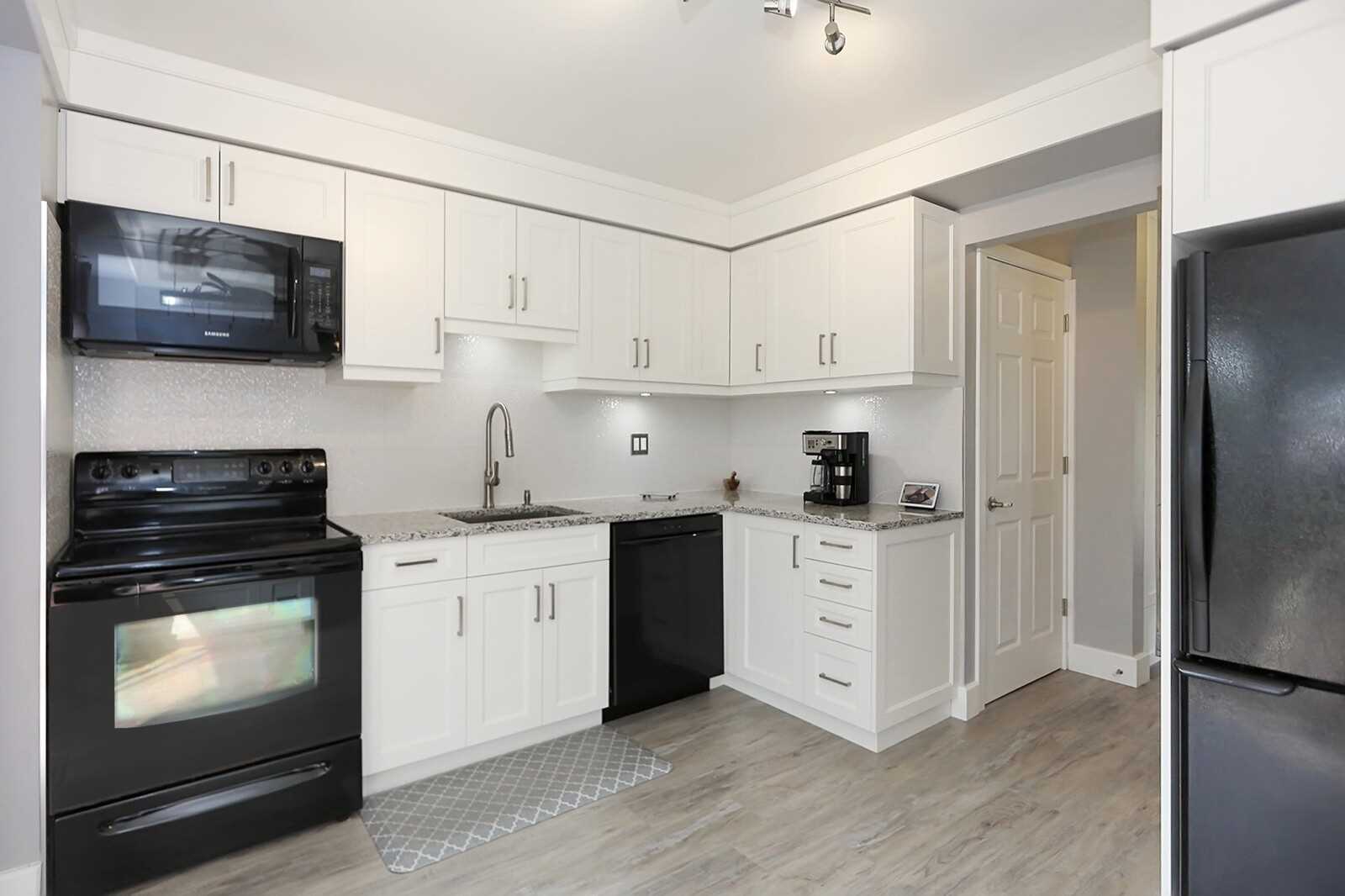 116 Yorkville Dr