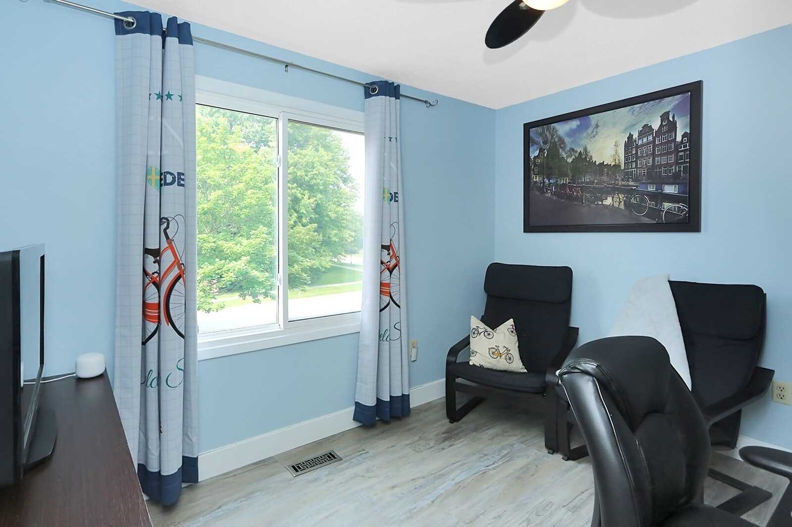 116 Yorkville Dr