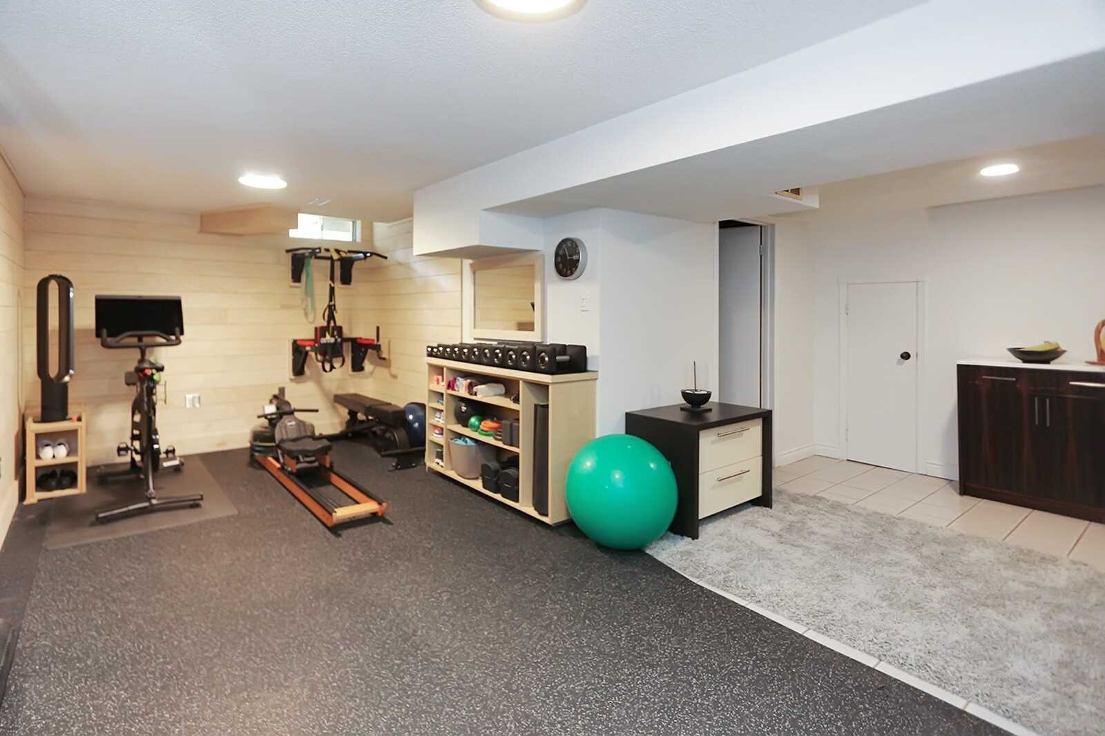 116 Yorkville Dr