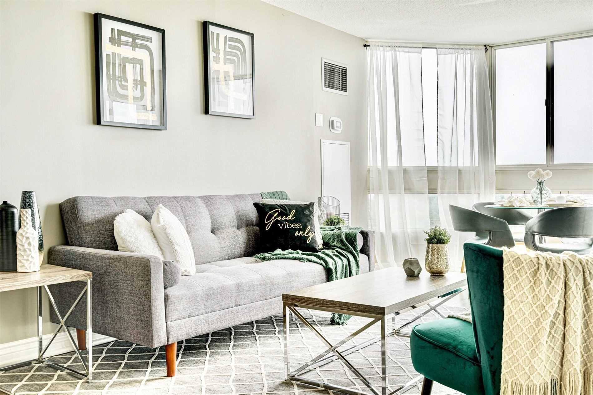 3233 Eglinton Ave E, #907