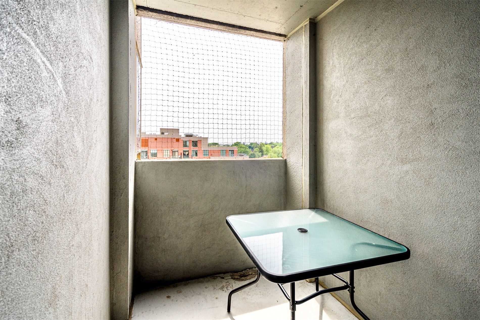 3233 Eglinton Ave E, #907